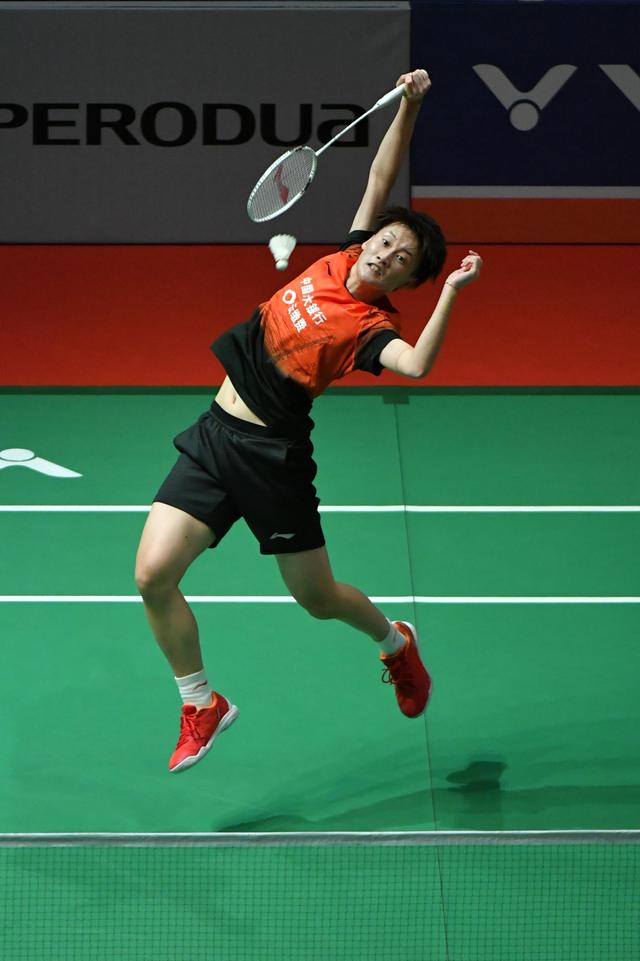 射出足坛的 射出足坛的