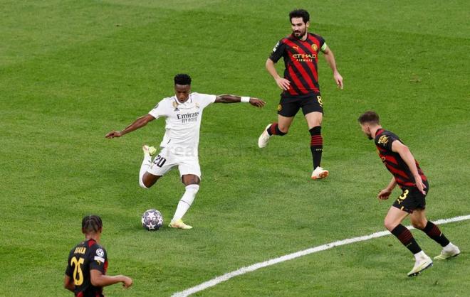 路贴地且速 路贴地且速